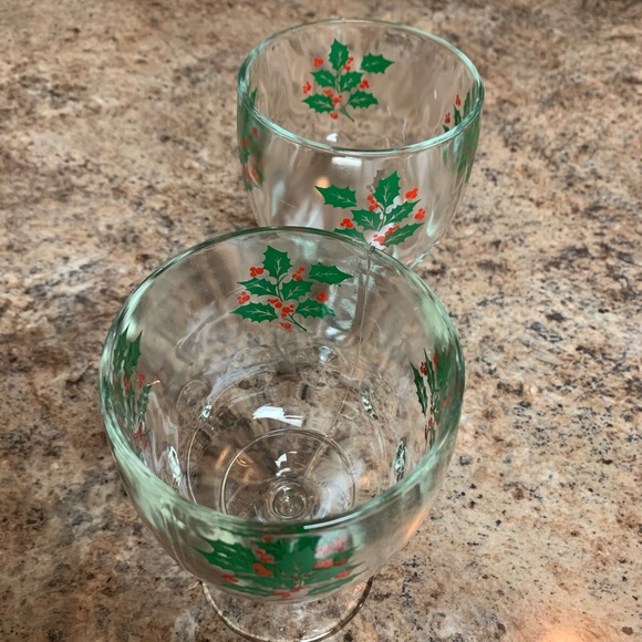 Christmas Holly Goblets (2) - Picture 2 of 4